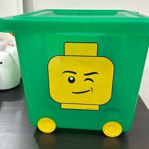 LEGO Green Wheeled Stacking Basket Storage Bin with Lid 12x13x13in Smirk 21.5qt